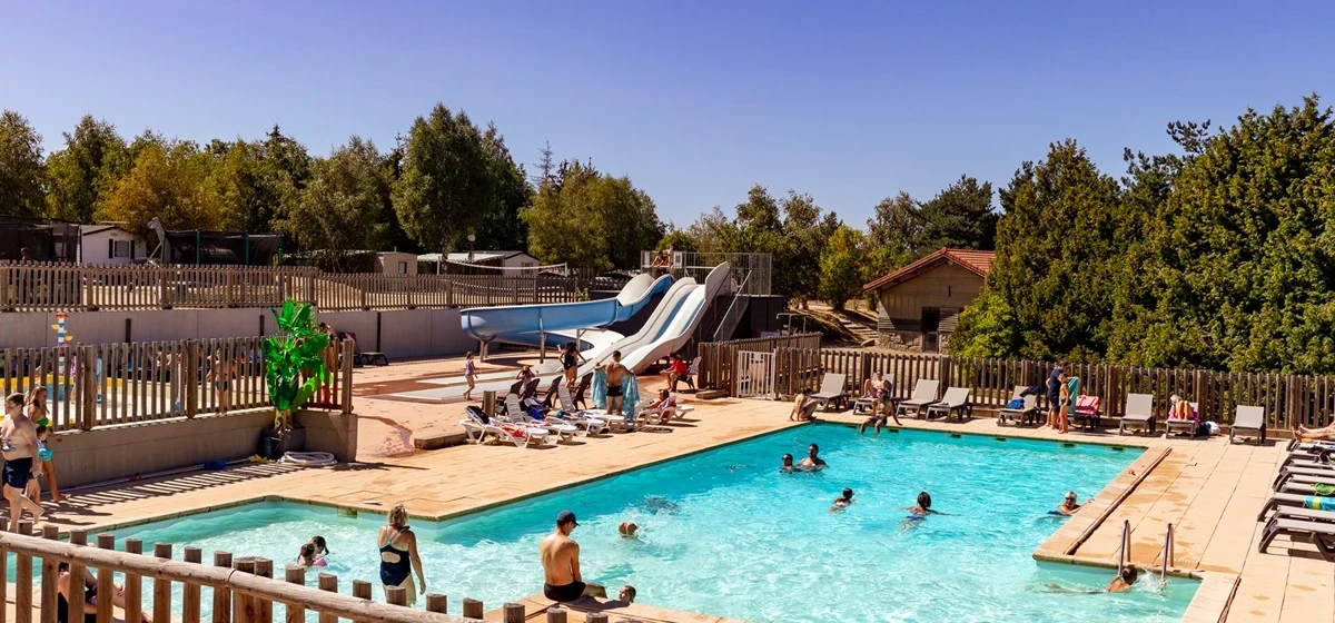 CAMPING LES SOUS BOIS DU LAC DE NAUSSAC