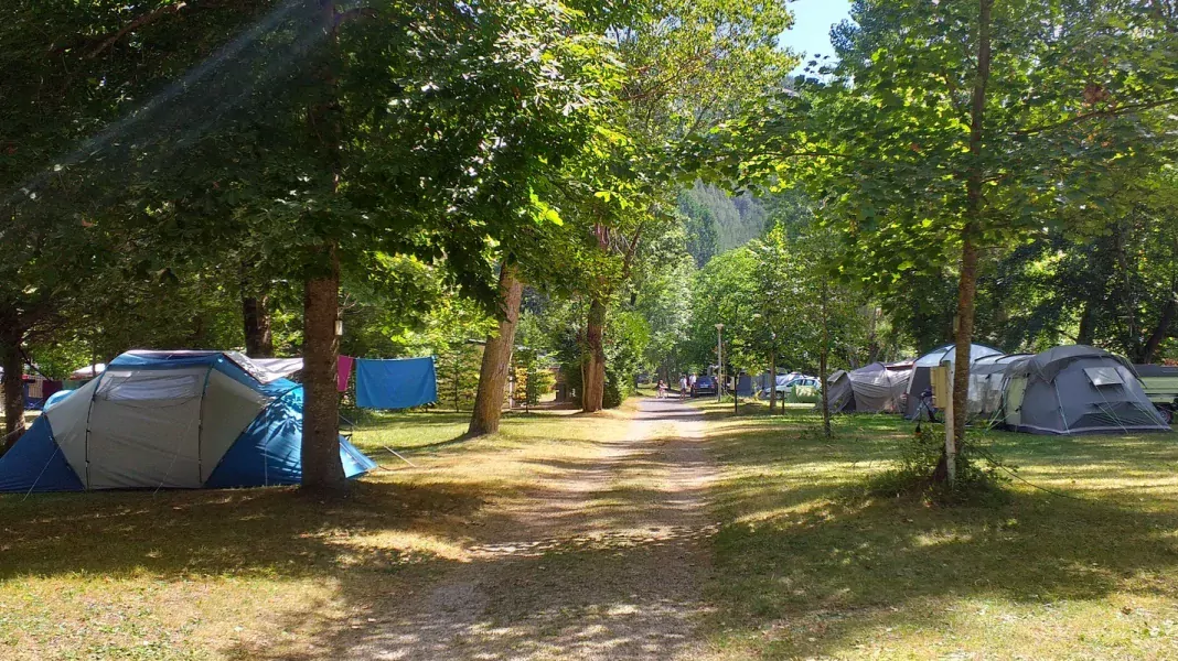 CAMPING LE CLOS DES PEUPLIERS