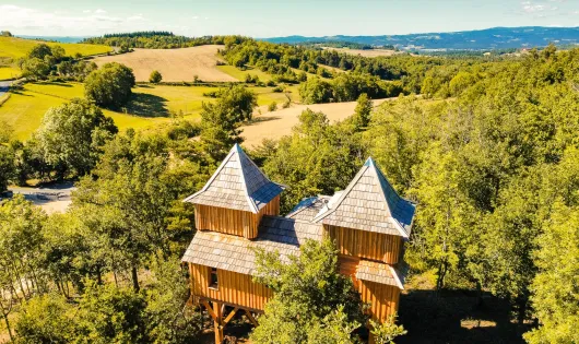 CABANES CHÂTEAUX & SPA LE PEYDÉBÉ